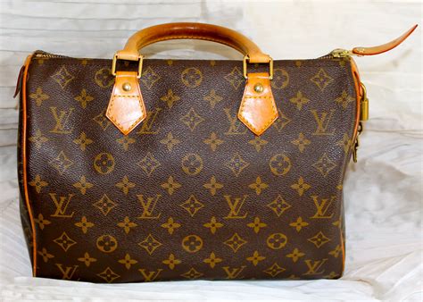 bauletto louis vuitton iniziali|Borsa Speedy Louis Vuitton: i bauletti più belli e come abbinarli.